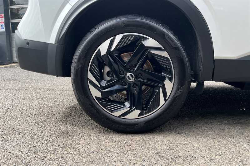 Nissan Qashqai 1.5 E-power N-connecta BJ75VGZ White #6