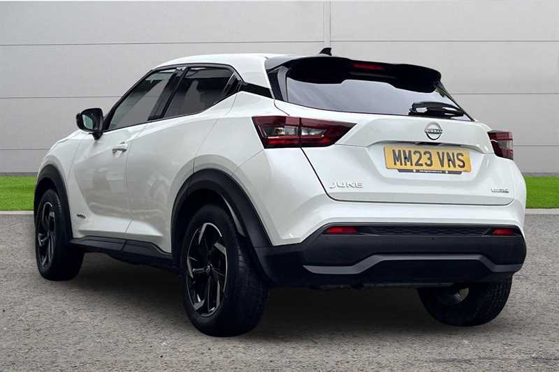 Nissan Juke 1.6 Hybrid N-connecta White #2