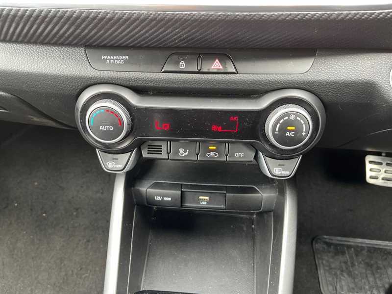 Kia Stonic 1.0T Gdi 48V Gt-line S Dct YUI7561 White #3