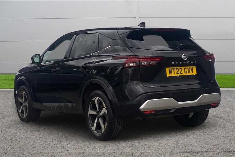 Nissan Qashqai 1.3 Dig-t Mh N-connecta MT22GXV Black #2