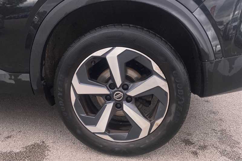 Nissan Qashqai 1.3 Dig-t Mh N-connecta MT22GXV Black #6