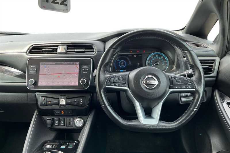 Nissan Leaf 160Kw E N-connecta 59Kwh Black #4