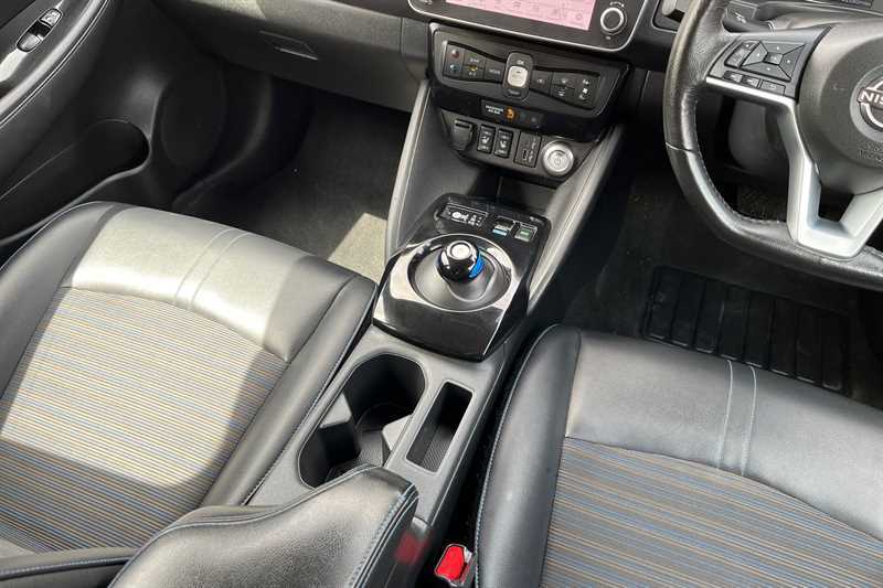 Nissan Leaf 160Kw E N-connecta 59Kwh Black #6
