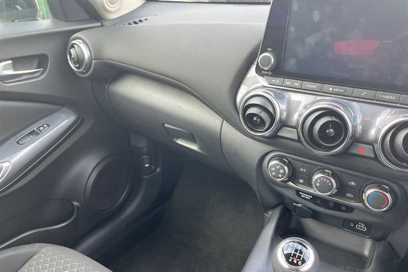 Nissan Juke 1.0 Dig-t 114 Acenta DV22SDU White #6