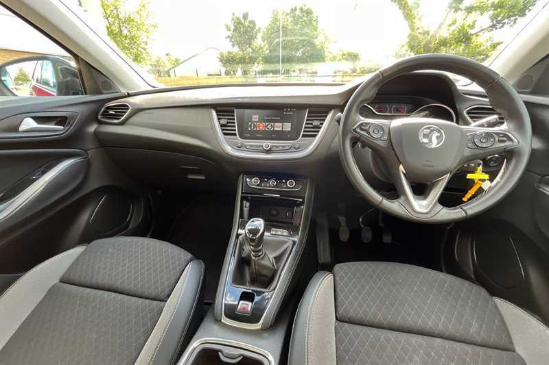 Vauxhall Grandland Hatchback White #3