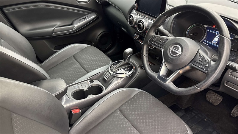 Nissan Juke Dig-t Tekna Red #9