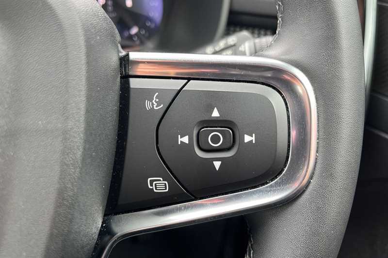 Volvo XC40 Suv #25