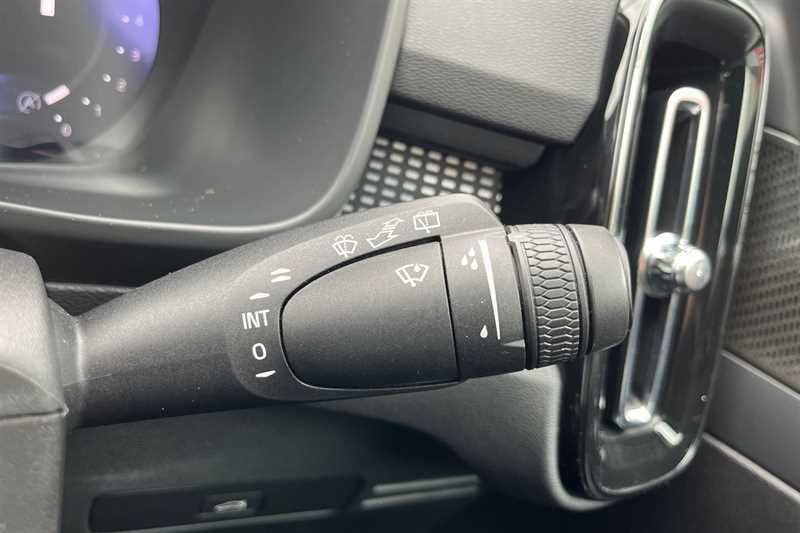 Volvo XC40 Suv #26