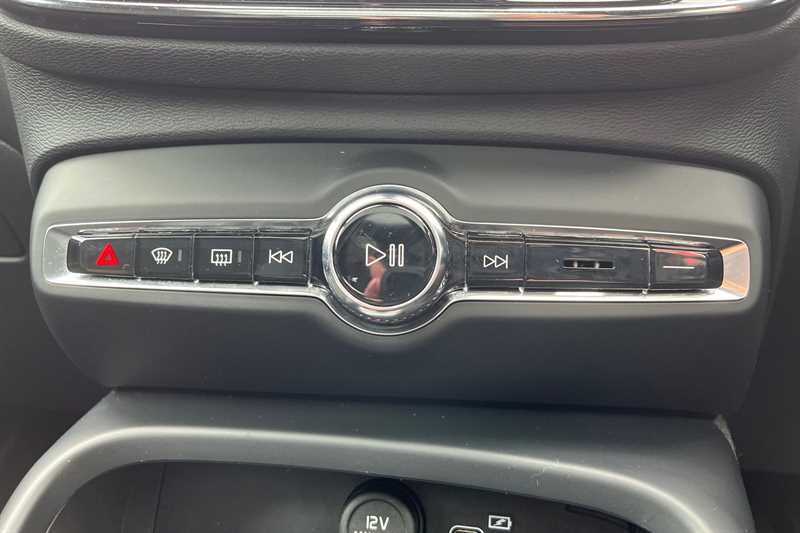 Volvo XC40 Suv #29
