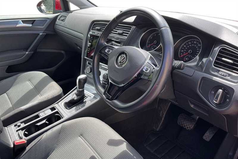 Volkswagen Golf 1.5 Tsi Evo Se Nav Dsg DX18VKT Red #4