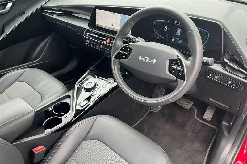 Kia Niro 2 5-Door Black #11