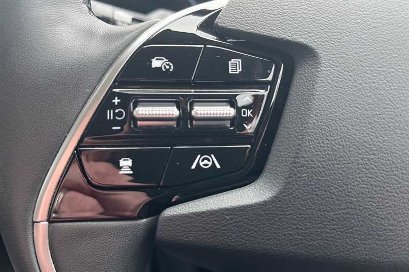 Kia Niro 2 5-Door Black #19