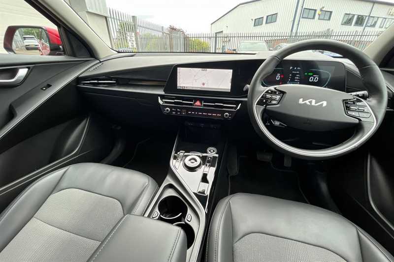 Kia Niro 2 5-Door Black #12