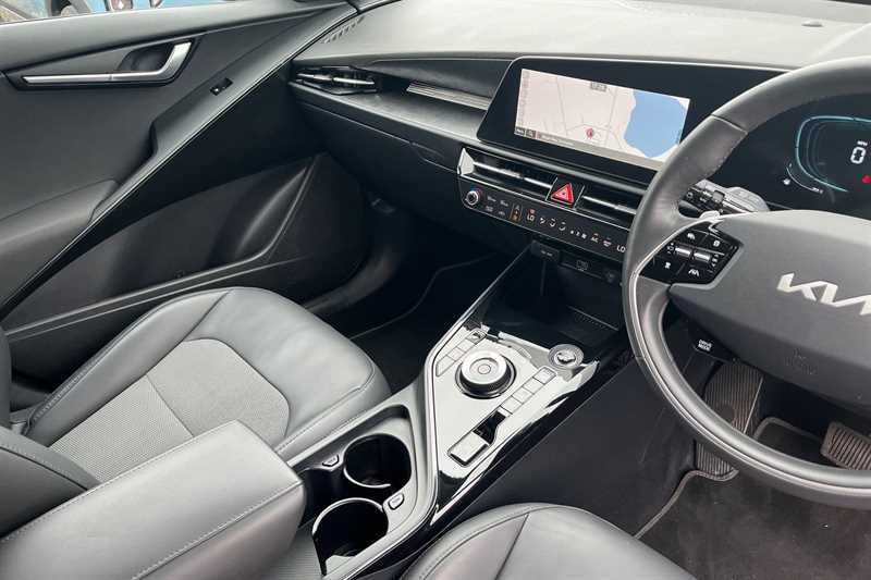 Kia Niro 2 5-Door Black #20
