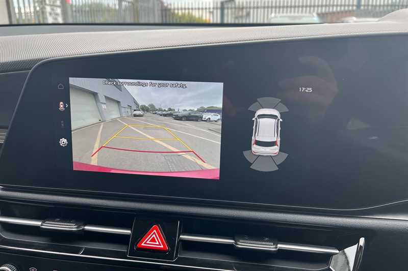 Kia Niro 2 5-Door Black #14