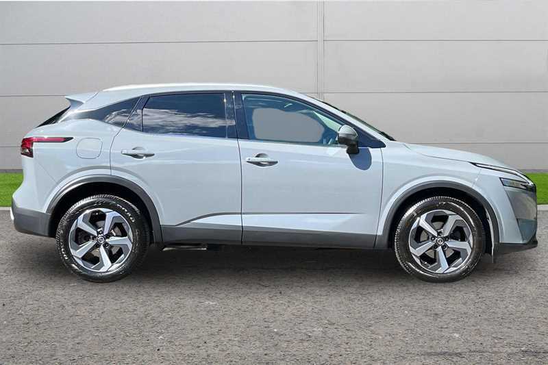 Nissan Qashqai 1.3 Dig-t Mh Premiere Edition Grey #3