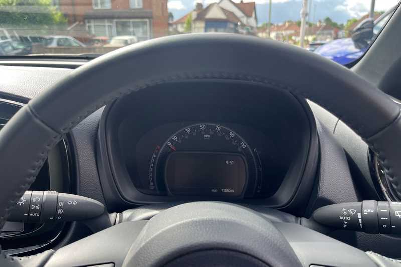 Toyota Aygo X 1.0 Vvt-i Exclusive Green #2