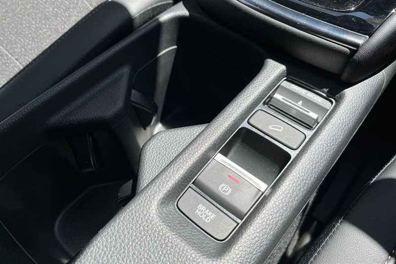 Honda Hr-V Advance White #36