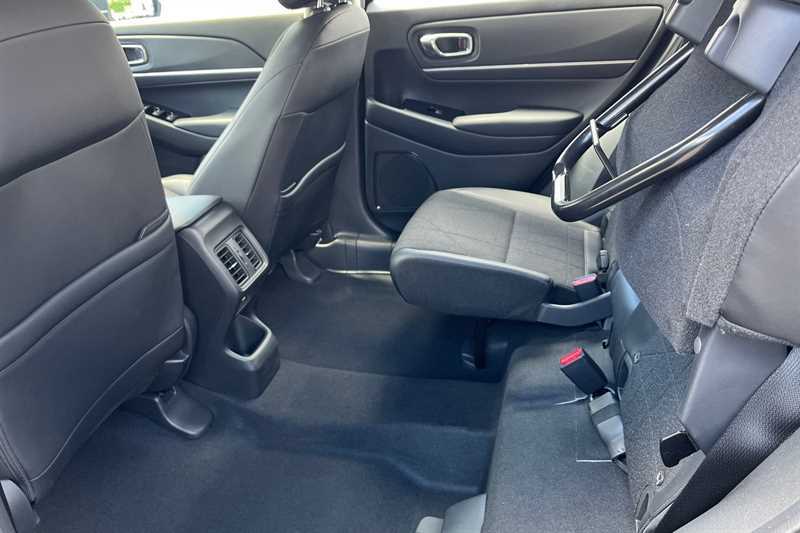 Honda Hr-V Advance White #23