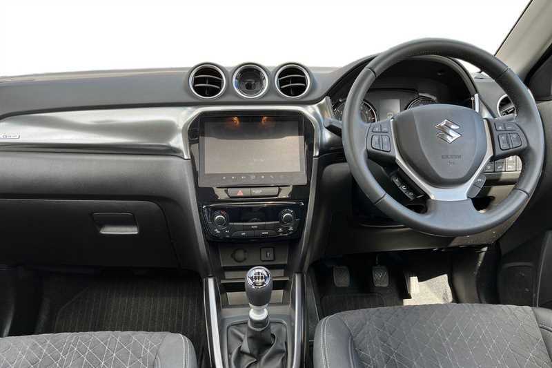 Suzuki Vitara 1.4 Boosterjet Mild Hybrid Ultra Allgrip Black #4