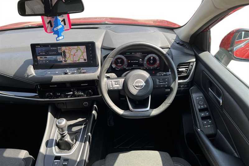 Nissan Qashqai 1.3 Dig-t Mh N-connecta BL73DFN Red #4