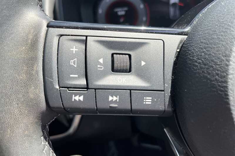 Nissan Qashqai 1.3 Dig-t Mh N-connecta BL73DFN Red #5