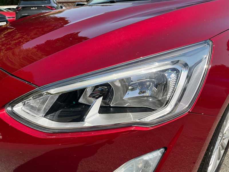 Ford Focus 1.0 Ecoboost 125 Titanium EY68UNR Red #4