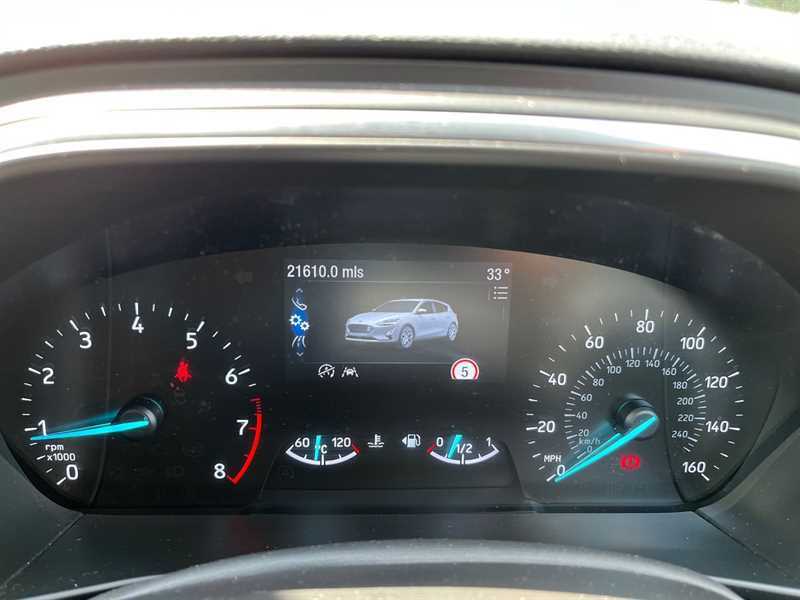 Ford Focus 1.0 Ecoboost 125 Titanium EY68UNR Red #5