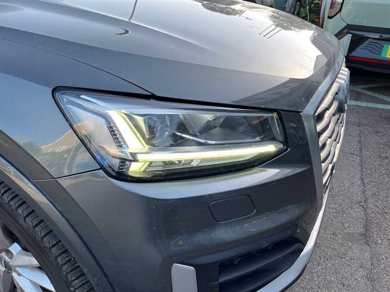Audi Q2 35 Tfsi S Line S Tronic KR69FGE Grey #4