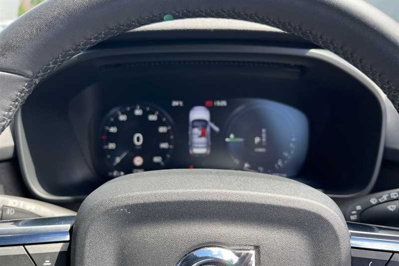 Volvo XC40 170Kw Recharge Ultimate 69Kwh Blue #2