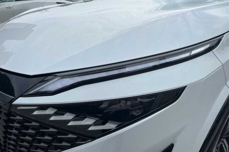 Nissan Qashqai 1.3 Dig-t Mh 158 Tekna Xtronic VO74XNV White #3