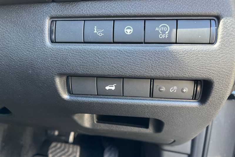 Nissan X-Trail Tekna Grey #25