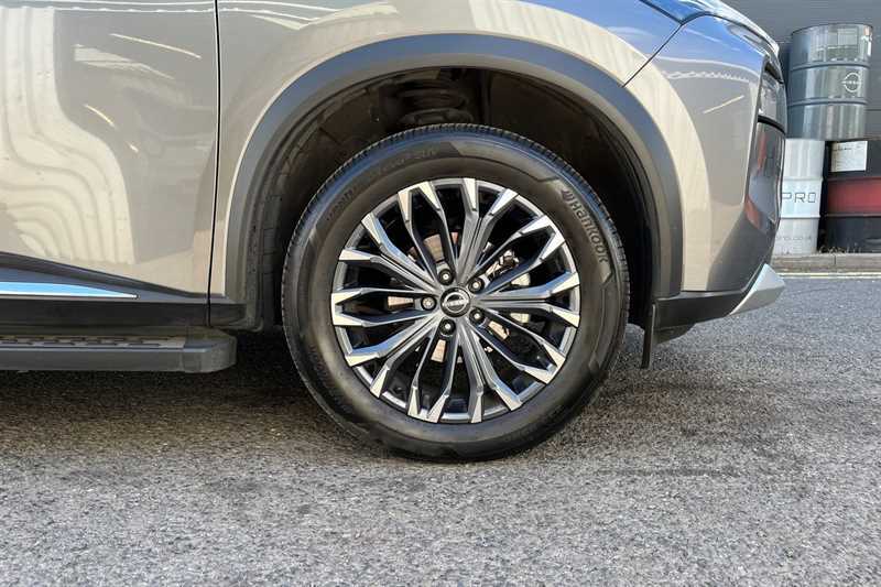 Nissan X-Trail Tekna Grey #42