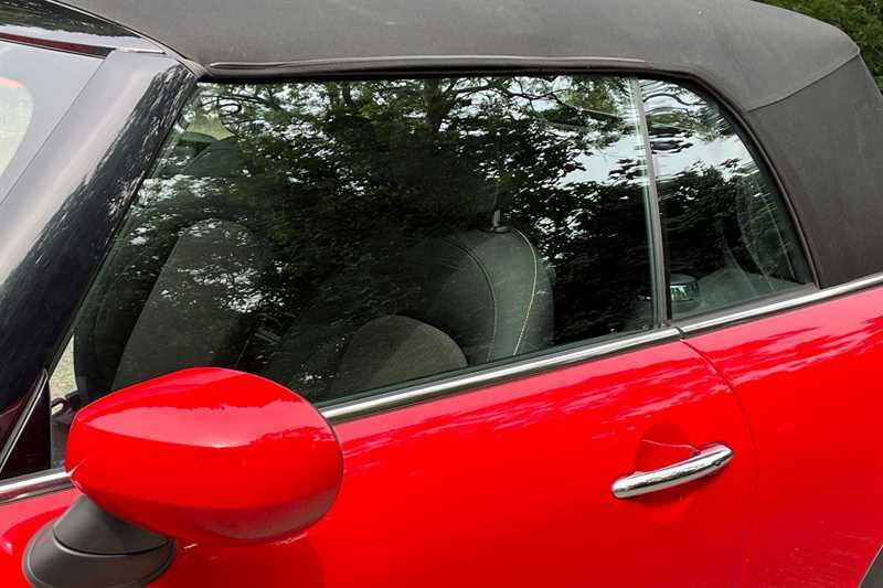Mini Convertible Cooper Exclusive Steptronic Euro 6 2-Door Black #31