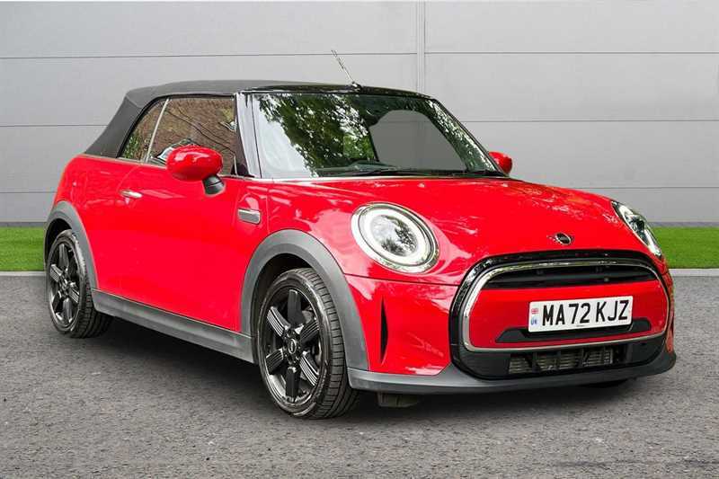 Mini Convertible 1.5 Cooper Classic Red