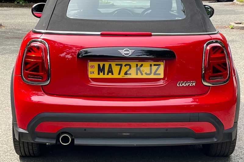 Mini Convertible Cooper Exclusive Steptronic Euro 6 2-Door Black #28