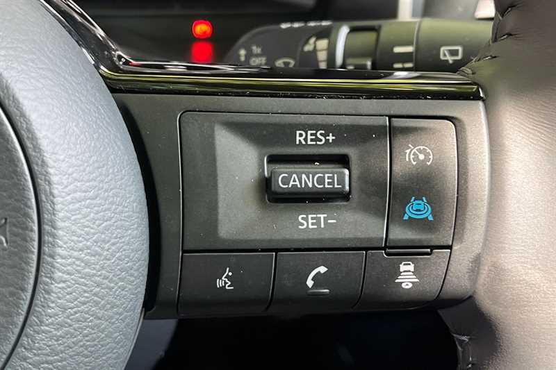 Nissan Qashqai 1.3 Dig-t Mh N-connecta MD26YRF Black #6