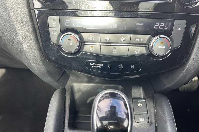 Nissan Qashqai 1.3 Dig-t 160 157 N-connecta Dct Glass Roof Blue #2