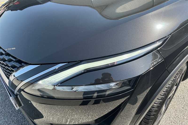 Nissan Qashqai 1.3 Dig-t Mh N-connecta PL72WWE Black #2