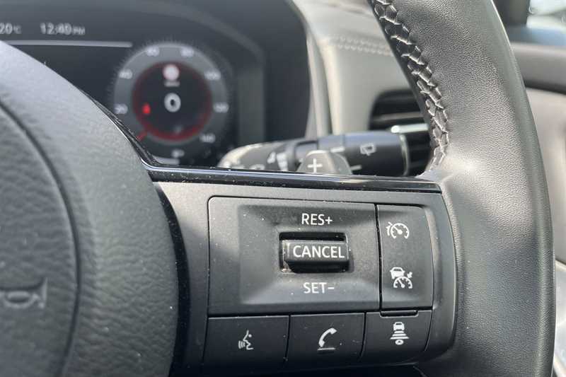 Nissan Qashqai 1.3 Dig-t Mh 158 N-connecta Xtronic DN24HJY White #6