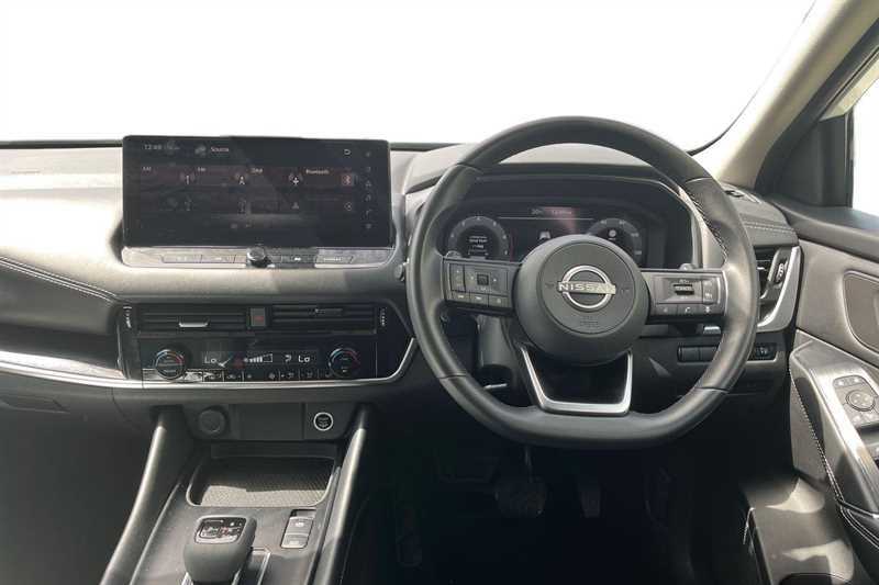 Nissan Qashqai 1.3 Dig-t Mh 158 N-connecta Xtronic DN24HJY White #5