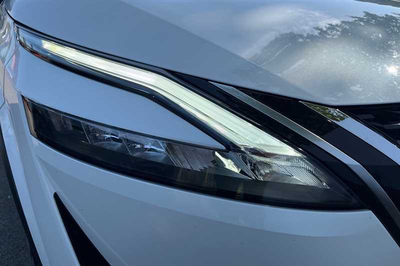 Nissan Qashqai 1.3 Dig-t Mh 158 N-connecta Xtronic DN24AOW White #3