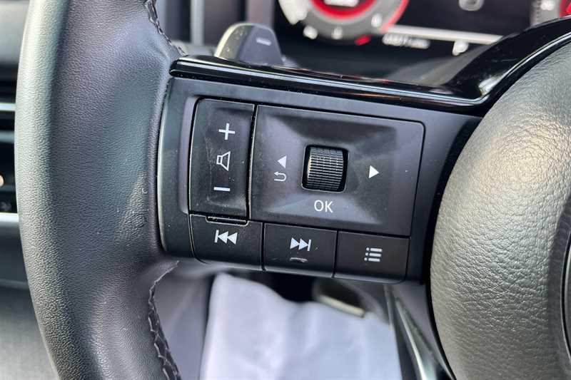 Nissan Qashqai 1.3 Dig-t Mh 158 N-connecta Xtronic DN24AOW White #6