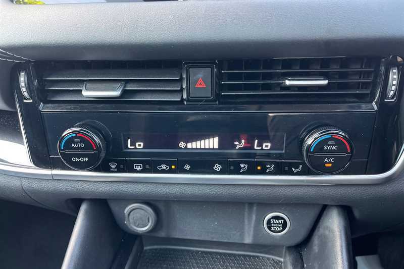Nissan Qashqai 1.3 Dig-t Mh 158 N-connecta Xtronic DN24AOW White #2