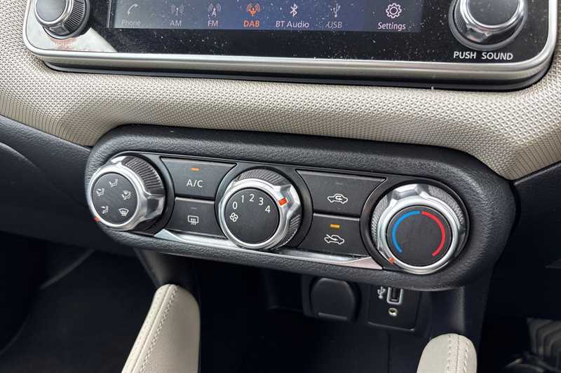 Nissan Micra 1.0 Dig-t 117 Acenta Black