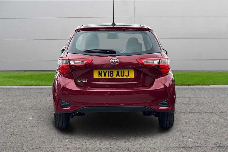 Toyota Yaris 1.5 Vvt-i Icon Red #4