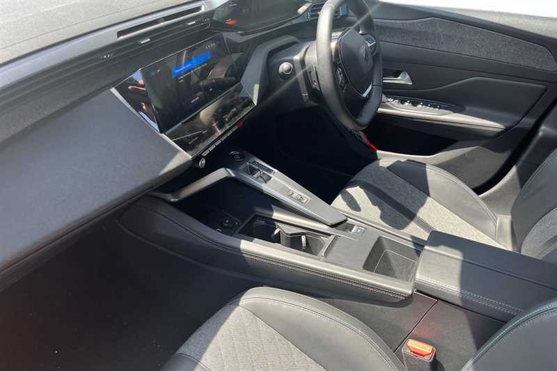 Peugeot 408 1.6 Plug-in Hybrid Allure E-eat8 White #2