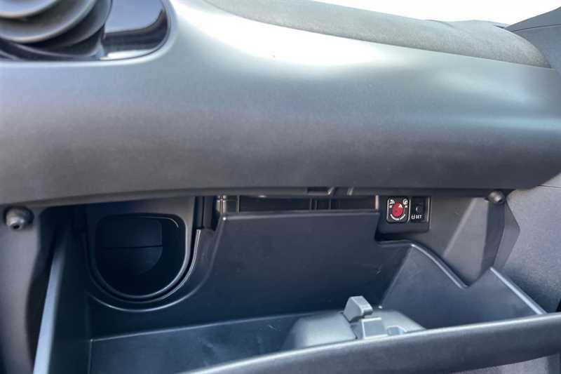Toyota Aygo 1L X-play White #37