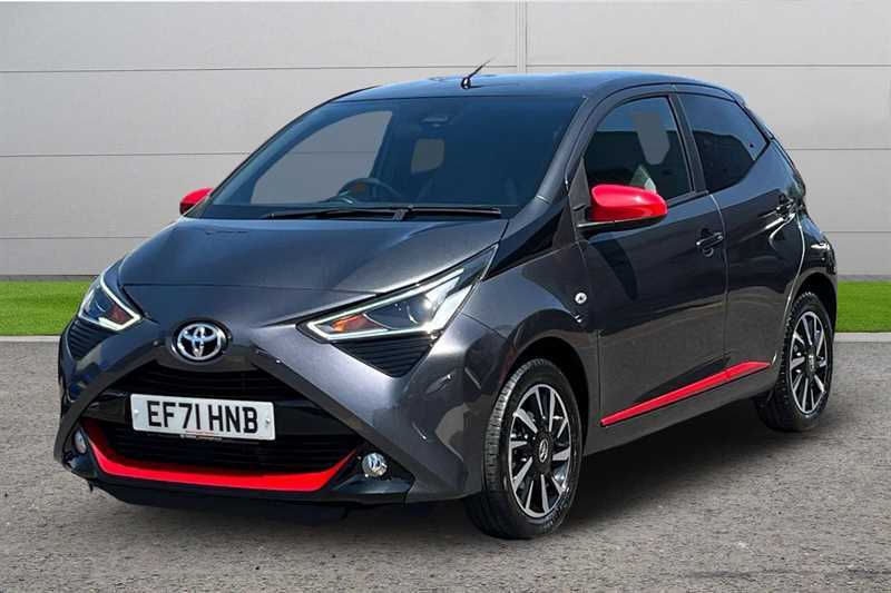 Toyota Aygo 1L X-play White #10