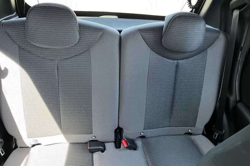 Toyota Aygo 1L X-play White #27